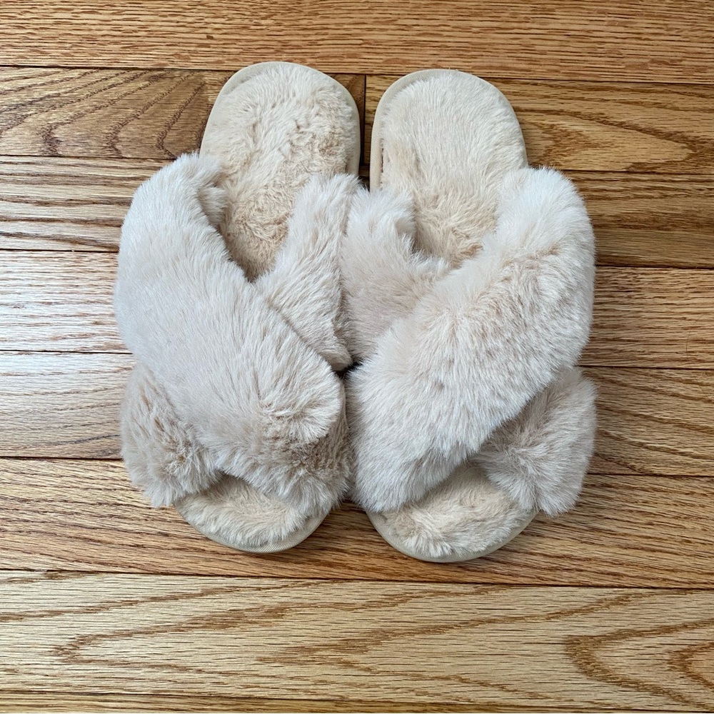 Fuzzy slippers light pink